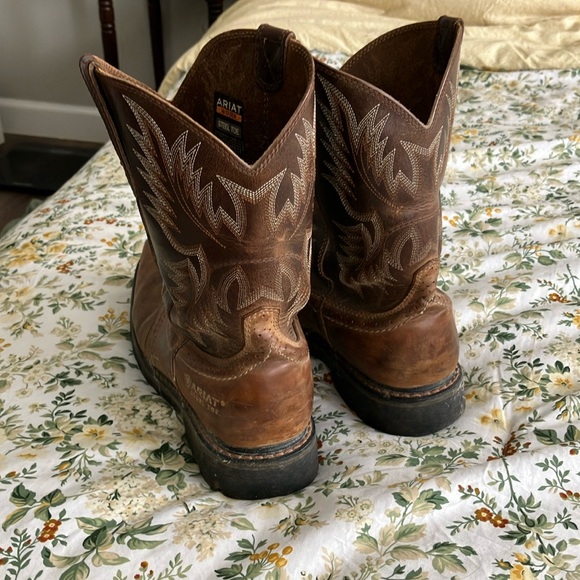 Ariat Brown Cowboy Western Boots Distressed Leather - Picture 3 of 7